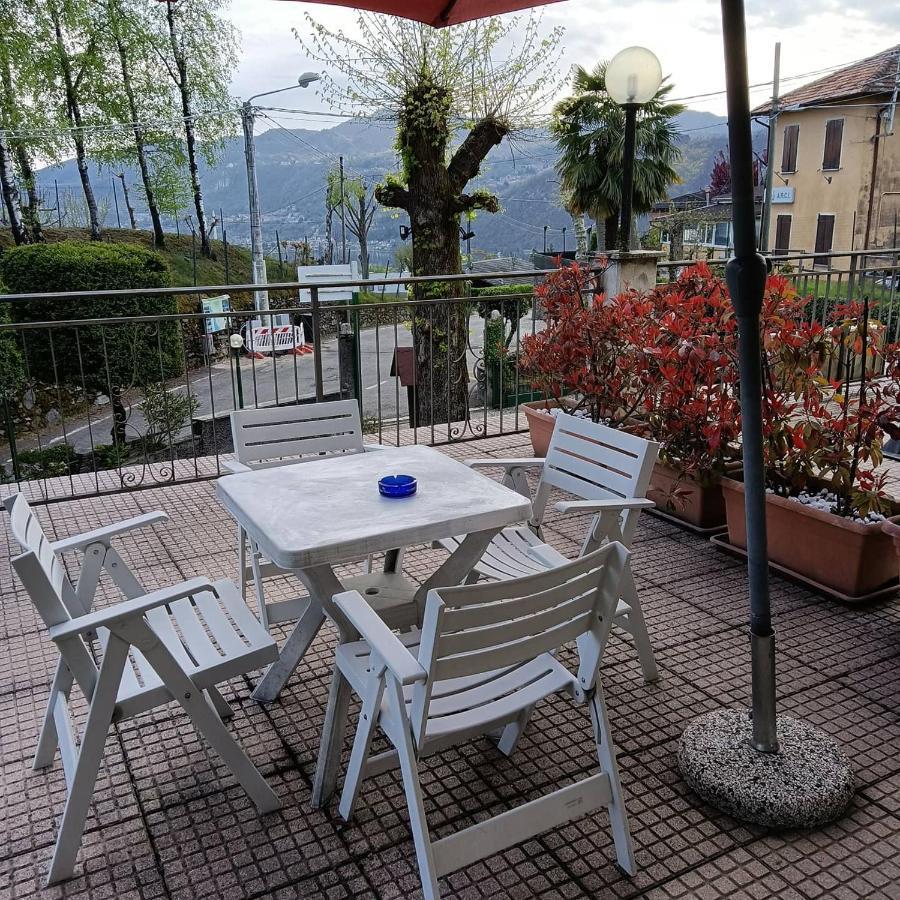 Madonna Della Neve Hotel Pettenasco Exterior photo