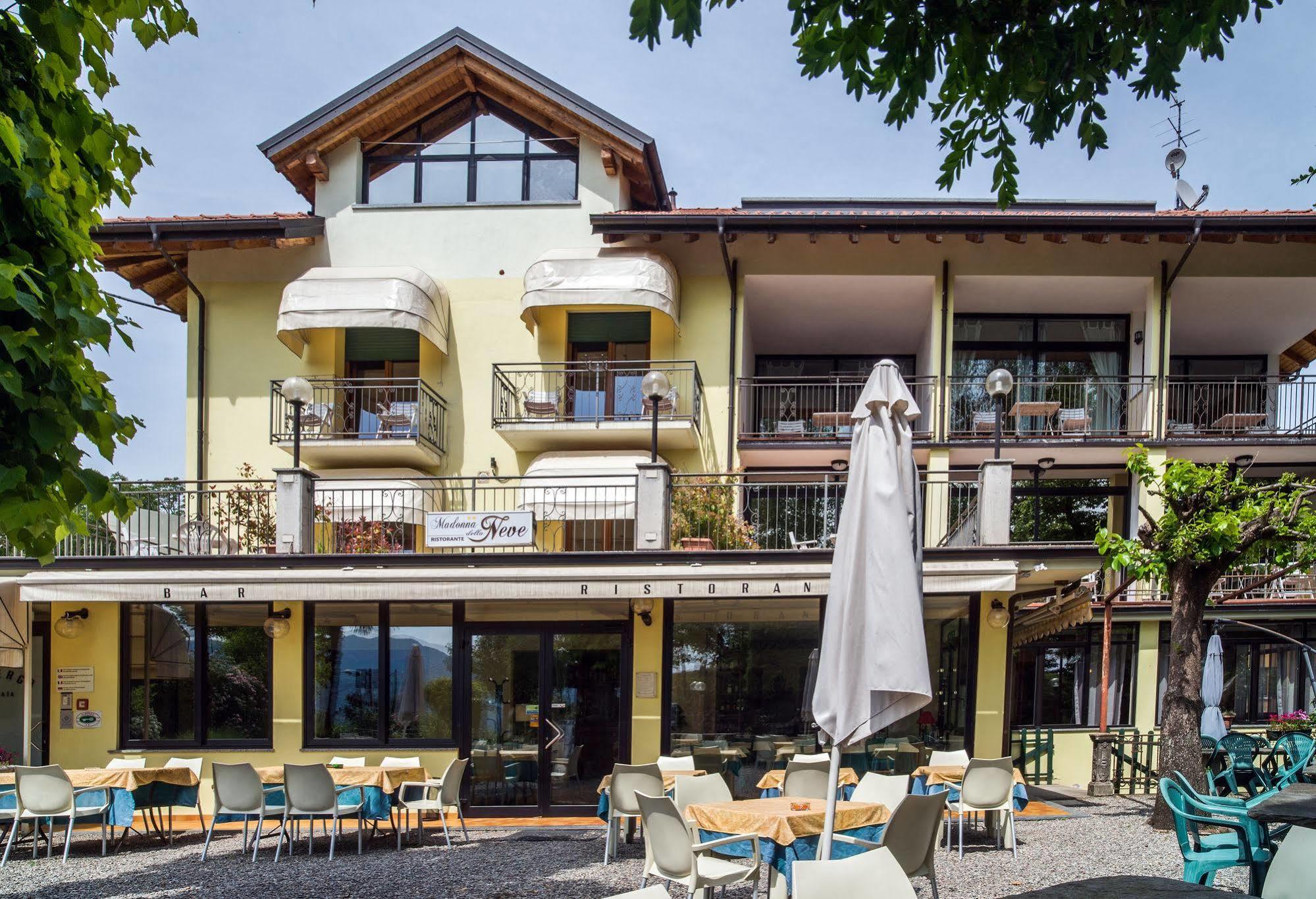 Madonna Della Neve Hotel Pettenasco Exterior photo