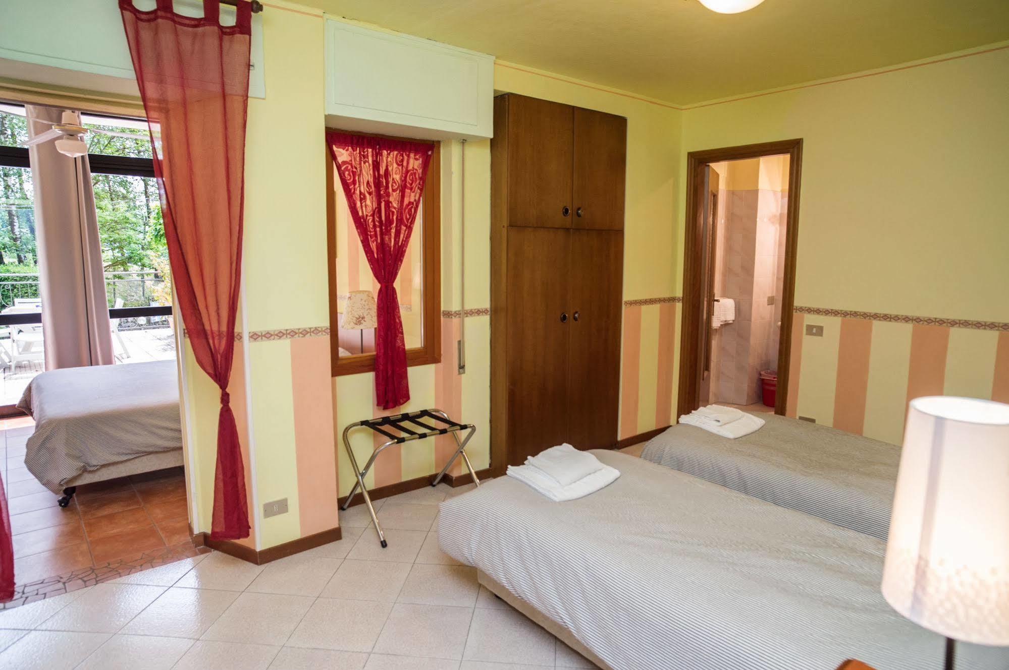 Madonna Della Neve Hotel Pettenasco Exterior photo