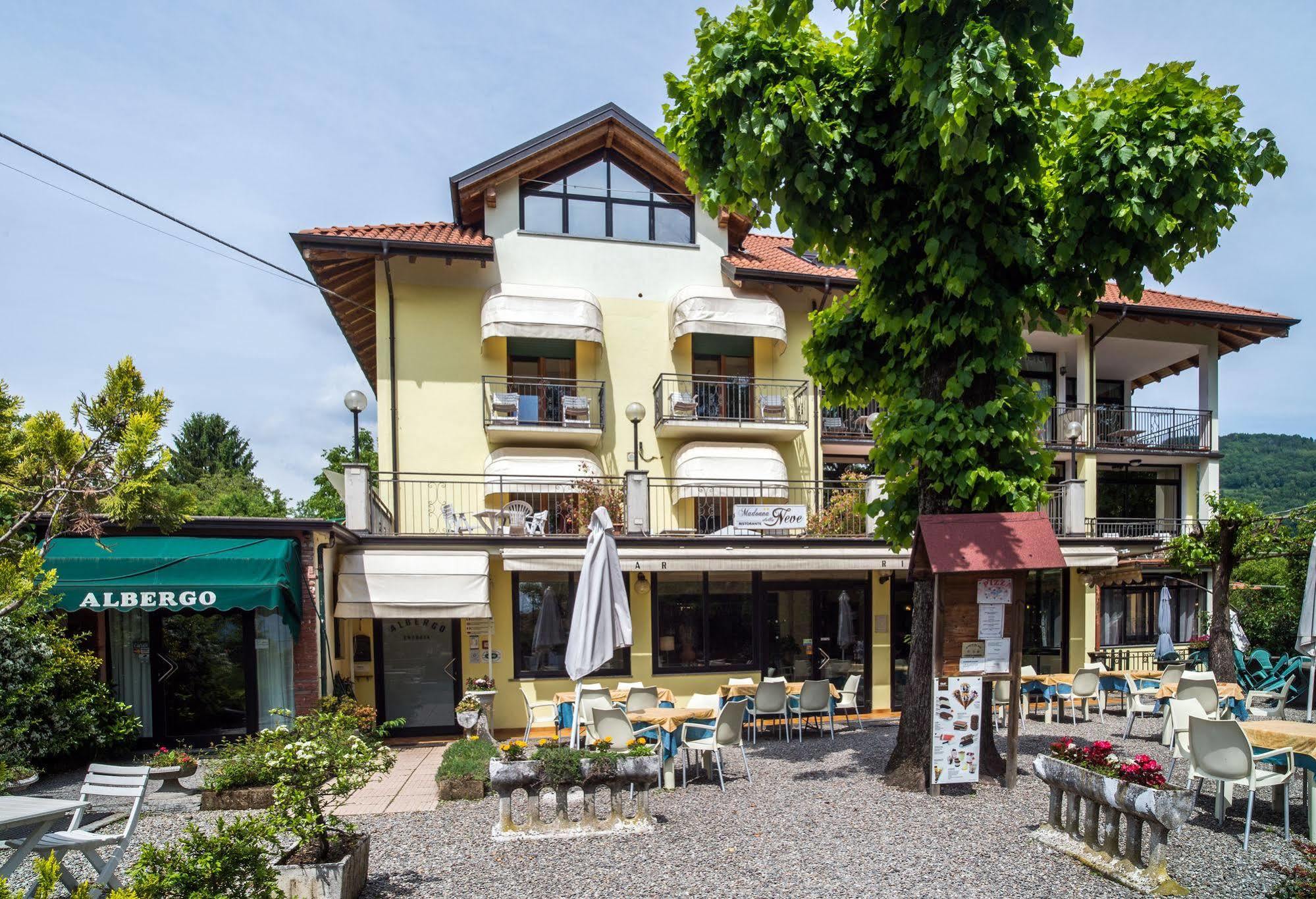 Madonna Della Neve Hotel Pettenasco Exterior photo